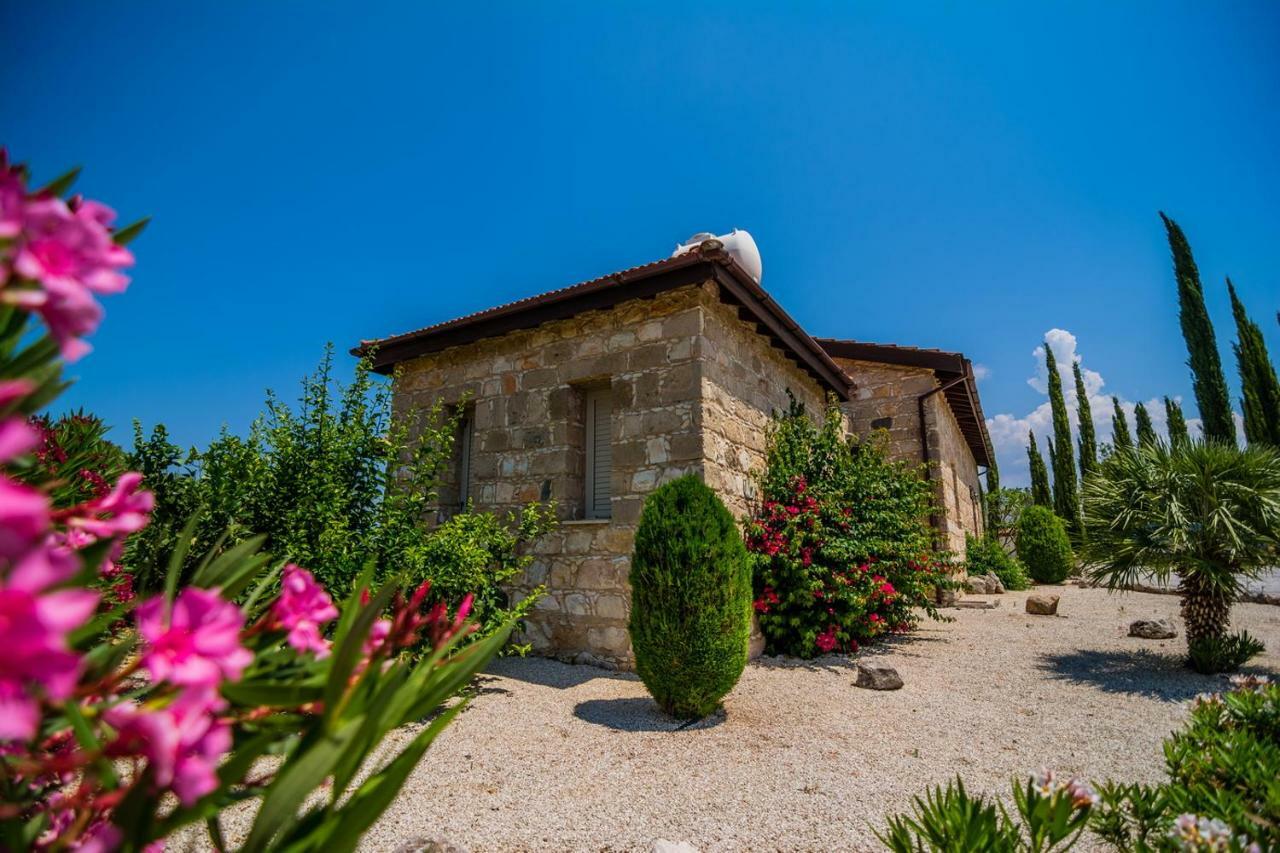 Gujadani Villa Simou Exterior photo