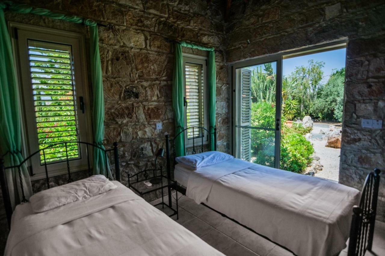 Gujadani Villa Simou Exterior photo