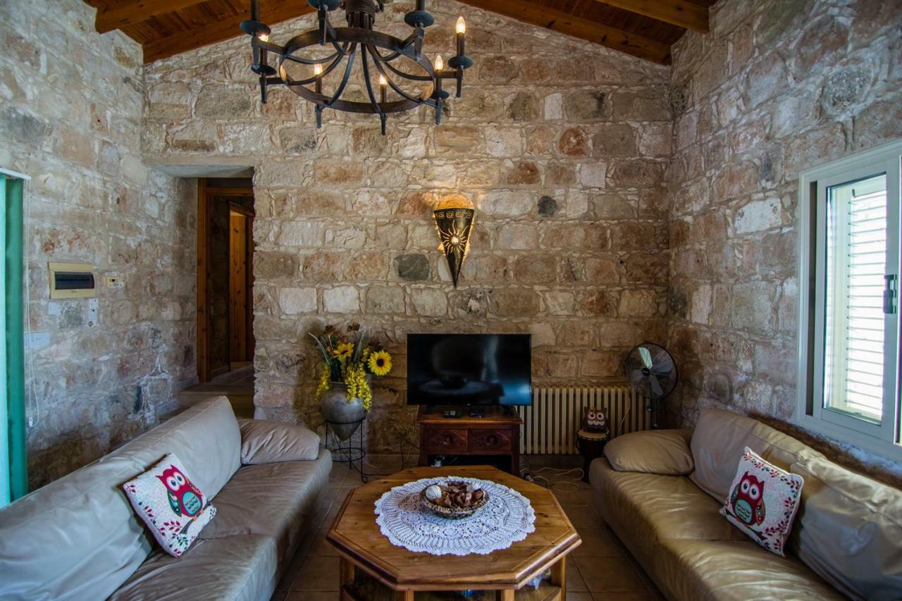Gujadani Villa Simou Exterior photo